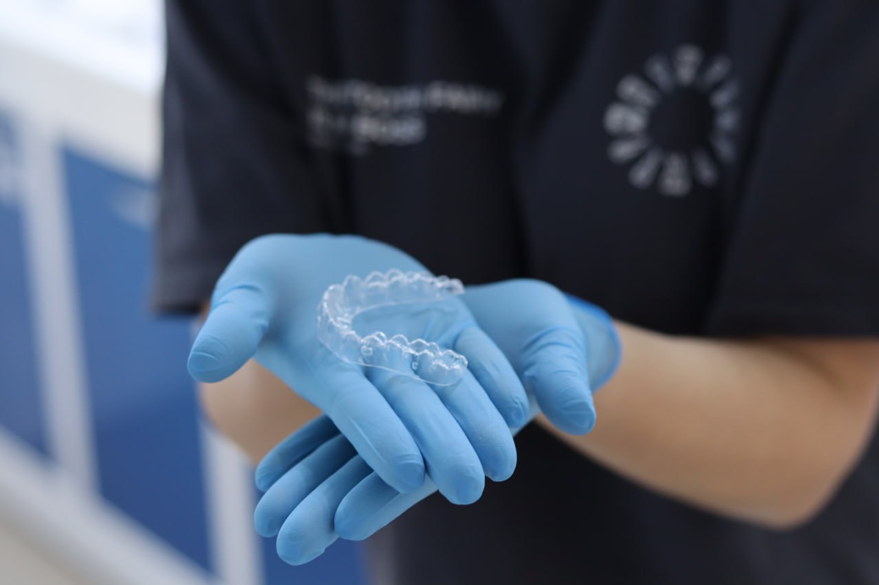 Элайнеры для выравнивания зубов: что это такое и как они работают?